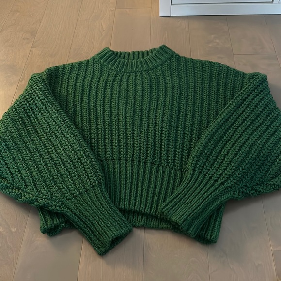 New without tags H&M green cable knit sweater medium - Picture 1 of 3